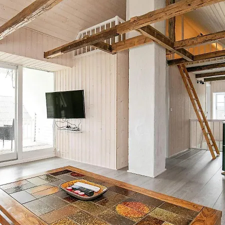 12 Person In Vestervig-by Traum * Vestervig