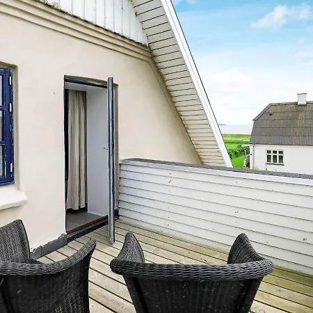 12 Person In Vestervig-by Traum