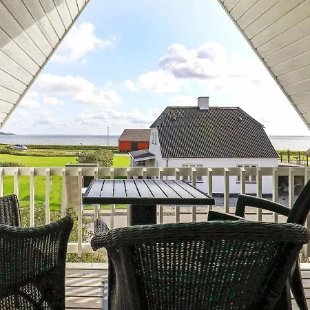 12 Person In Vestervig-by Traum *