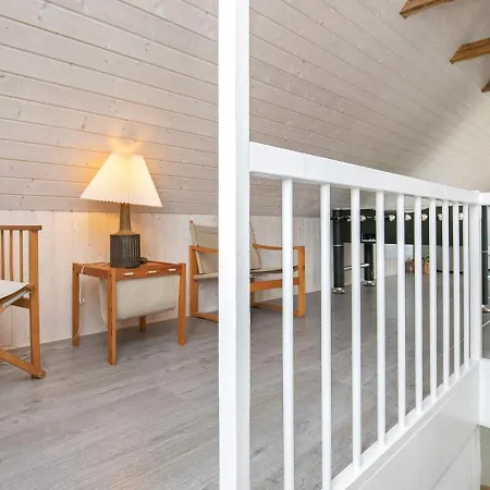 12 Person In Vestervig-by Traum *