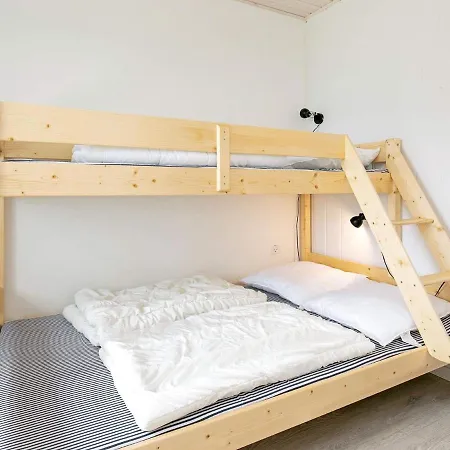 12 Person In Vestervig-by Traum