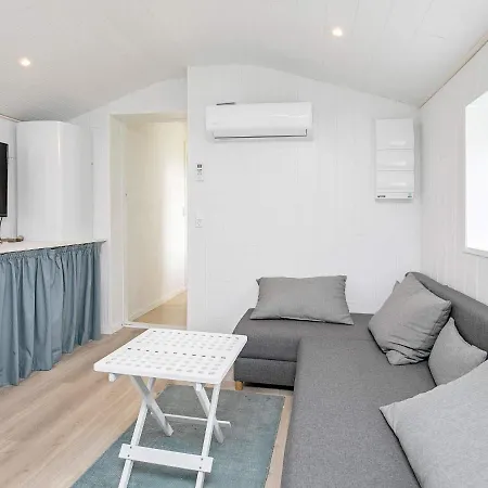 12 Person In Vestervig-by Traum