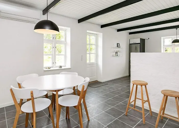 12 Person In Vestervig-by Traum Vestervig